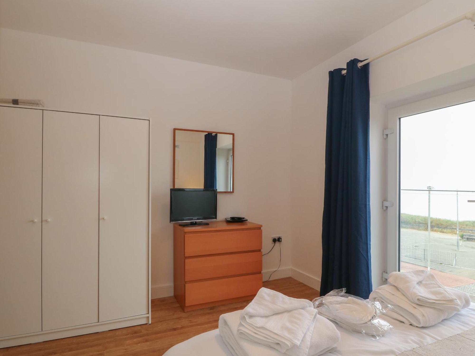 6 West End Point Apartment Пълхели Екстериор снимка
