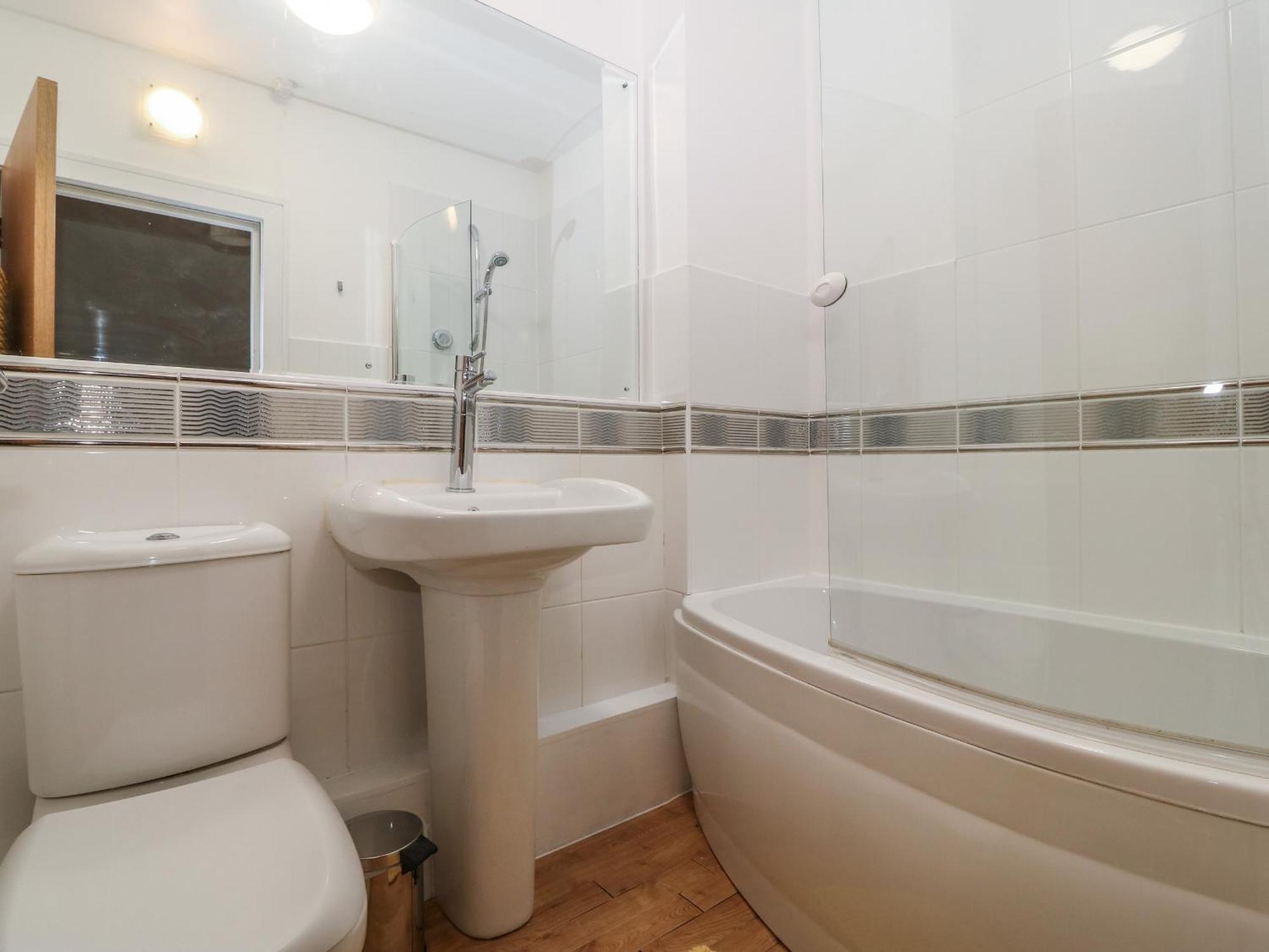 6 West End Point Apartment Пълхели Екстериор снимка