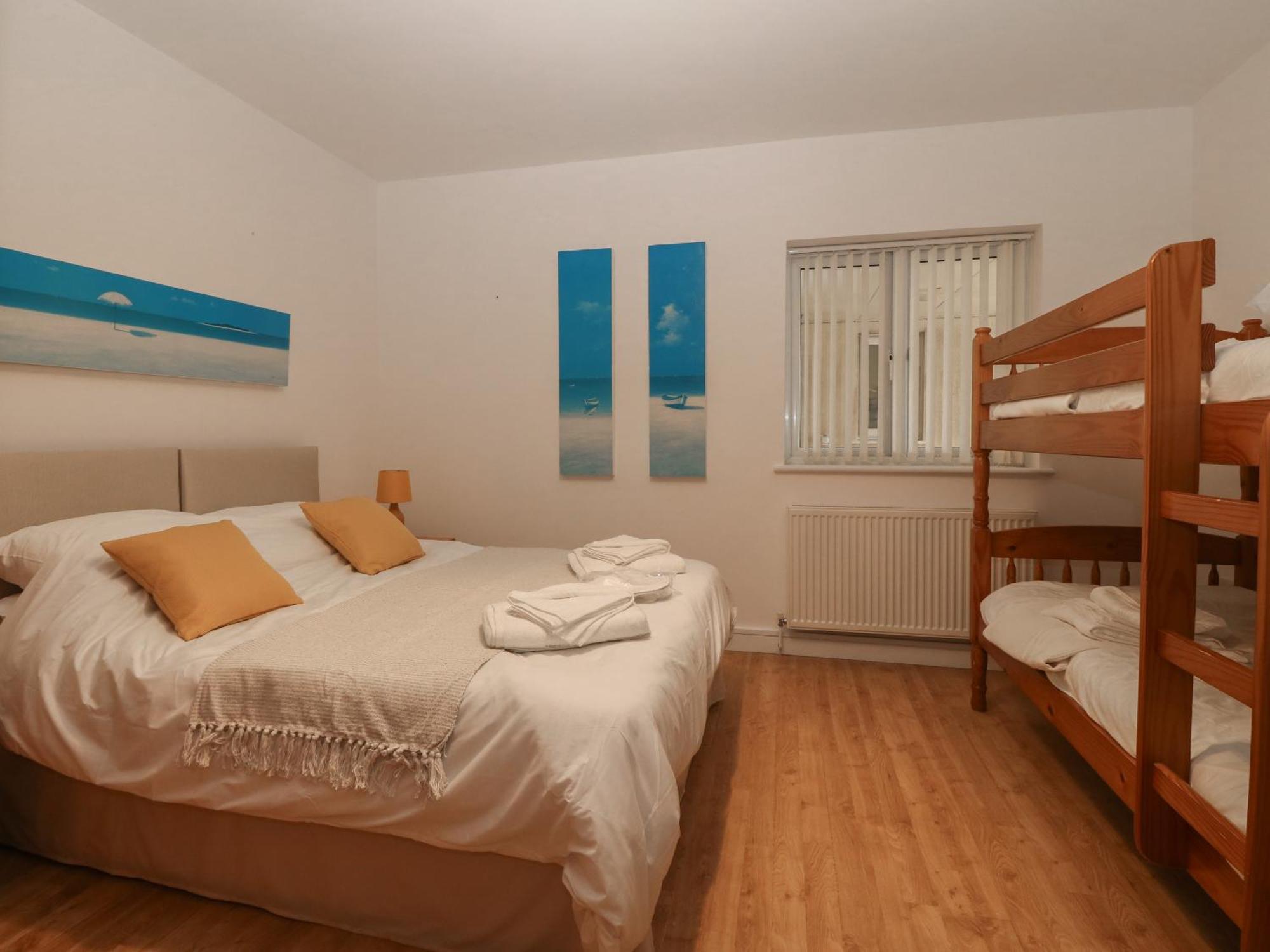 6 West End Point Apartment Пълхели Екстериор снимка