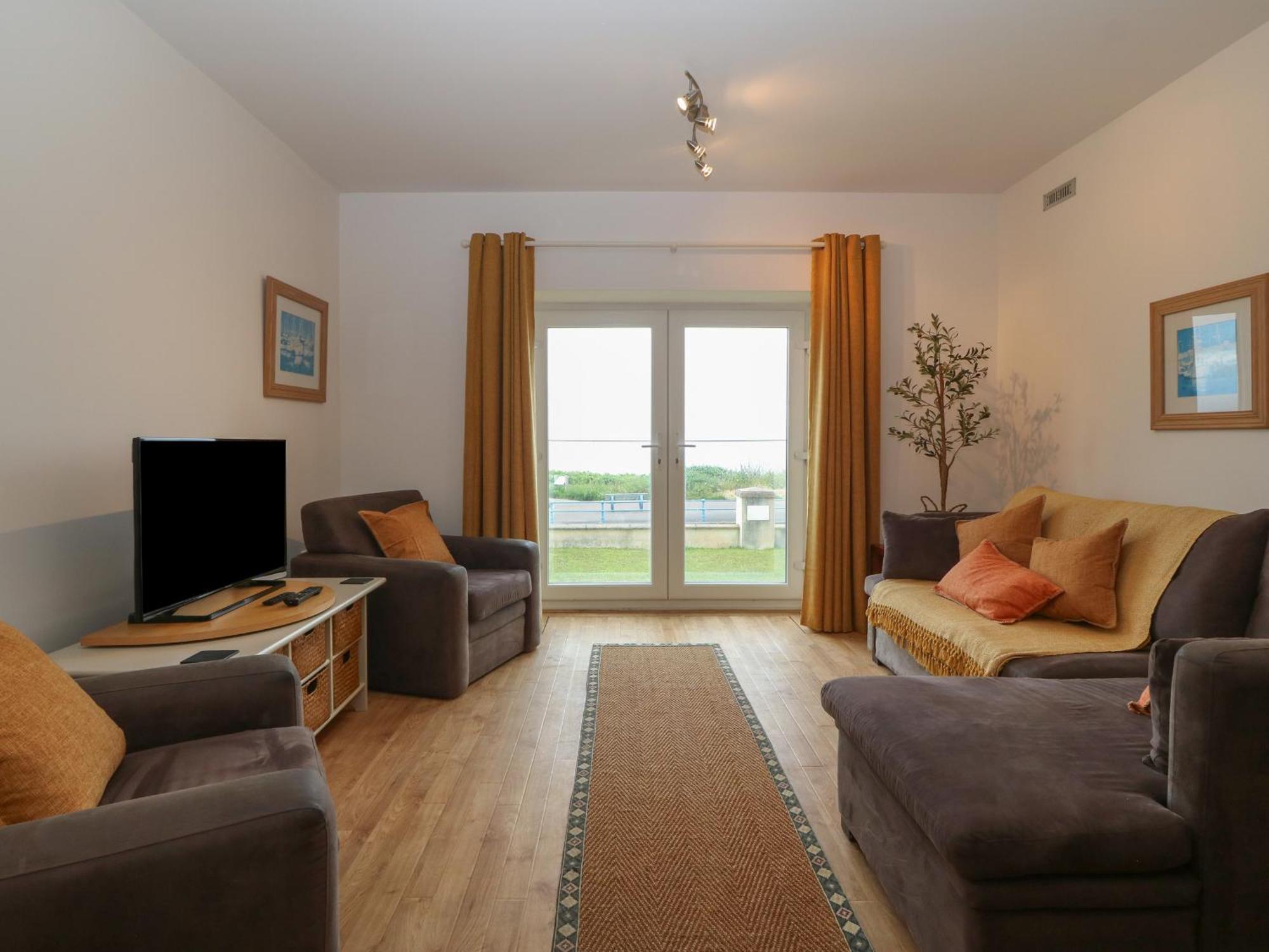 6 West End Point Apartment Пълхели Екстериор снимка
