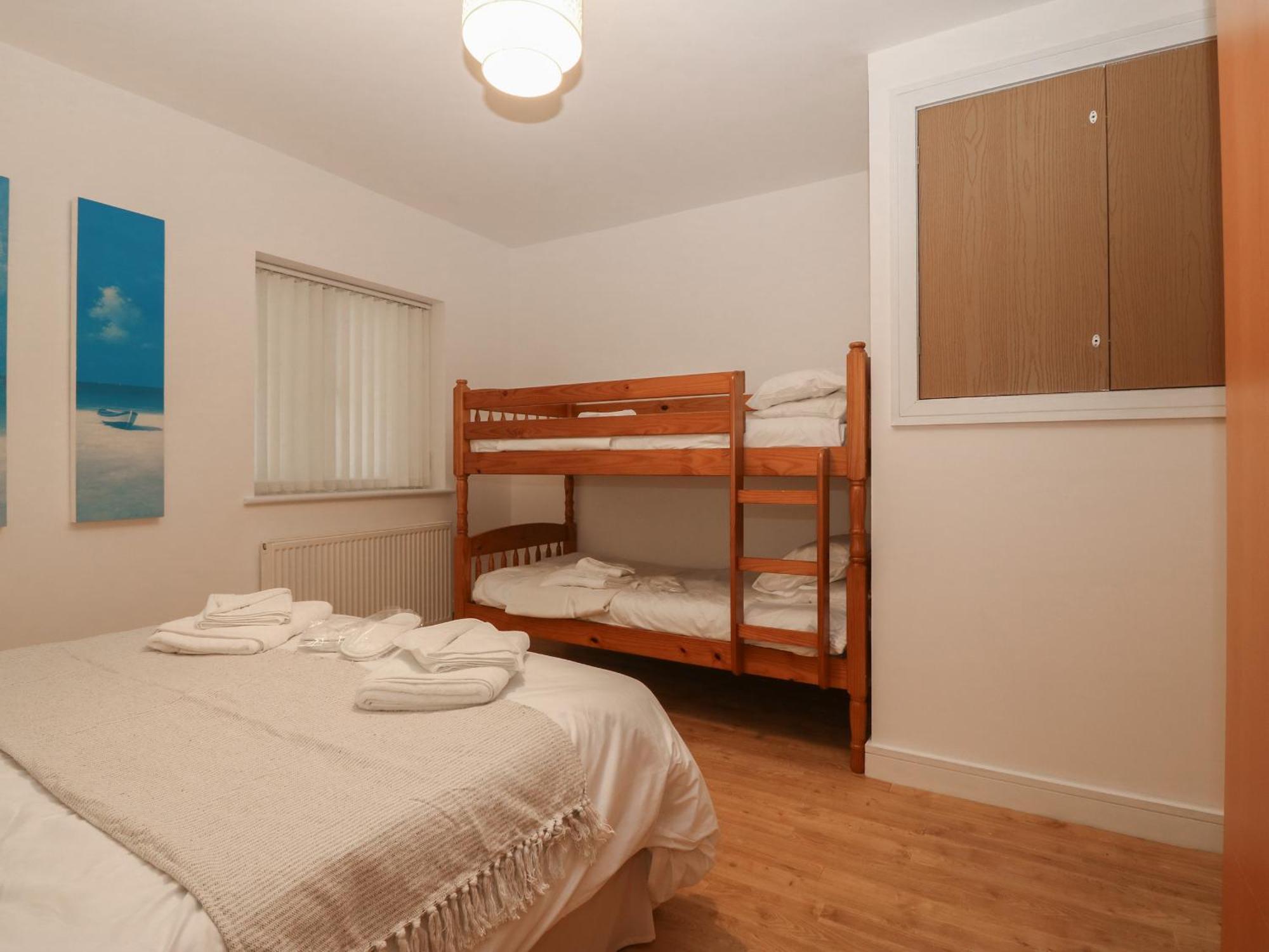 6 West End Point Apartment Пълхели Екстериор снимка