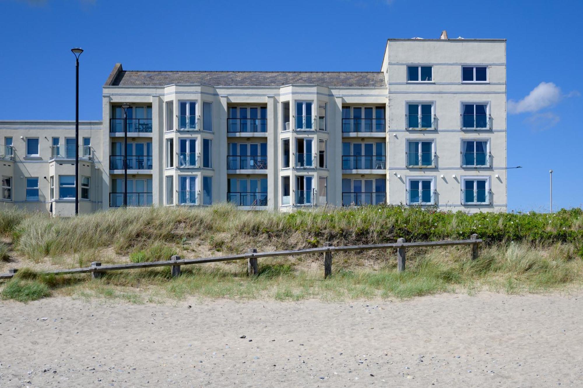 6 West End Point Apartment Пълхели Екстериор снимка